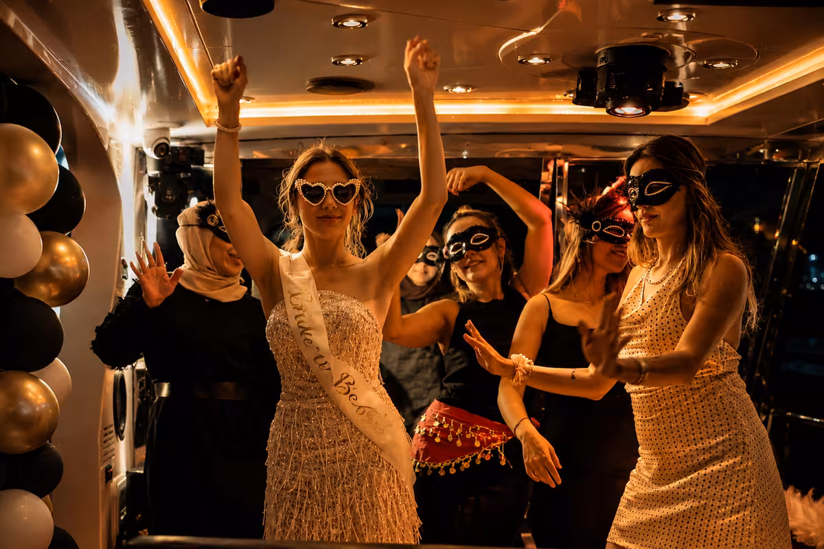 İstanbul Boğazı'nda bride to be