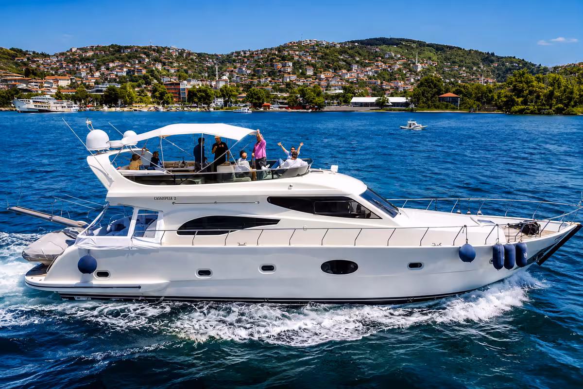 12 kişilik VIP yat kiralama İstanbul özel davet