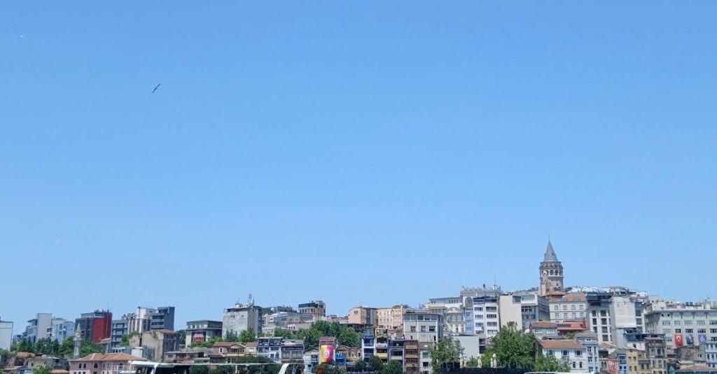 Dalgalar Üzerinde Eğlencenin Zirvesi: Kiralık Tekne ile Unutulmaz Parti Deneyimleri